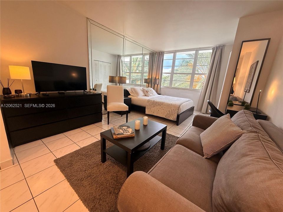 For Rent: $2,300 (0 beds, 1 baths, 300 Square Feet)
