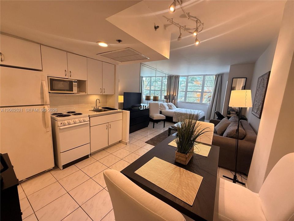 For Rent: $2,300 (0 beds, 1 baths, 300 Square Feet)