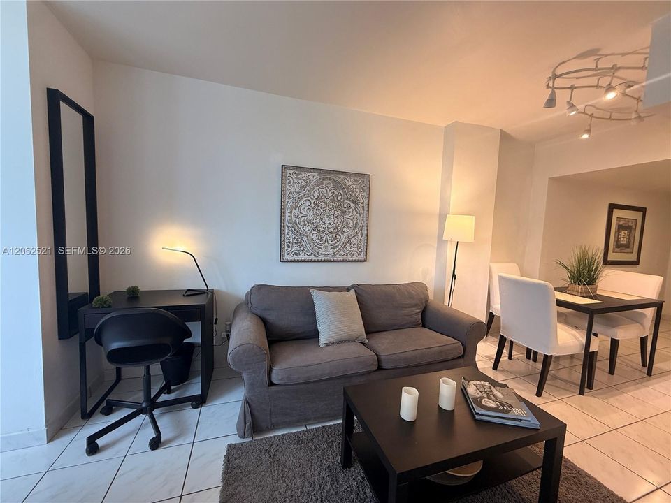 For Rent: $2,300 (0 beds, 1 baths, 300 Square Feet)
