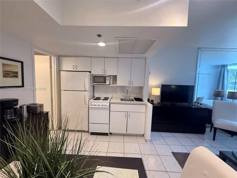 For Rent: $2,300 (0 beds, 1 baths, 300 Square Feet)