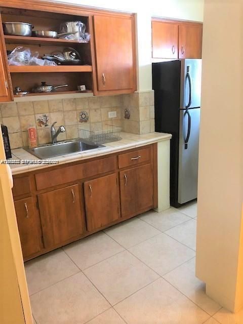 В аренду: $1,975 (1 спален, 1 ванн, 565 Квадратных фут)