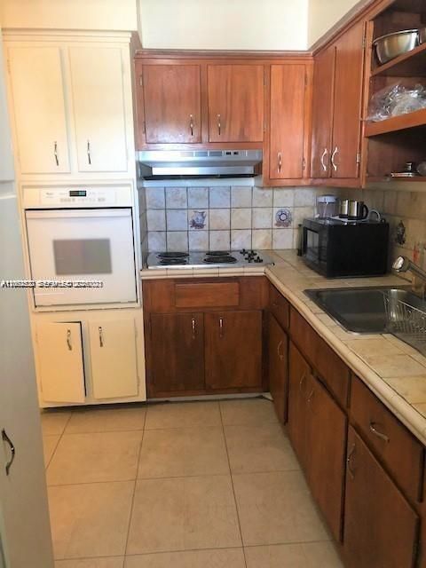В аренду: $1,975 (1 спален, 1 ванн, 565 Квадратных фут)