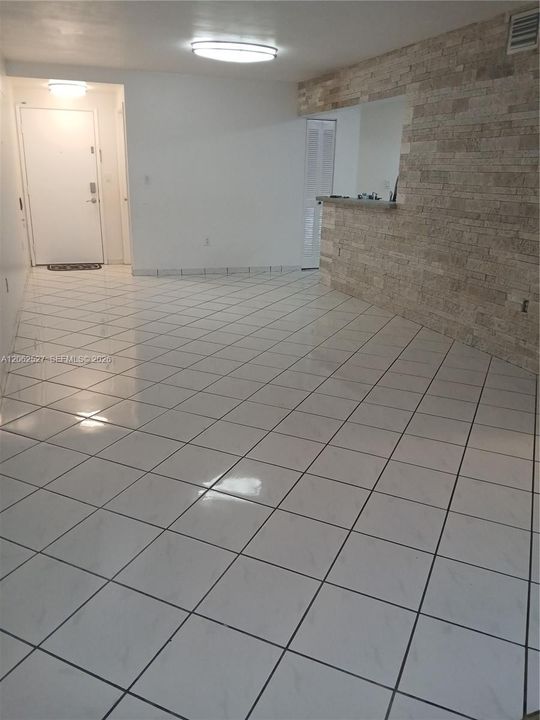 En Renta: $2,400 (2 camas, 2 baños, 1000 Pies cuadrados)