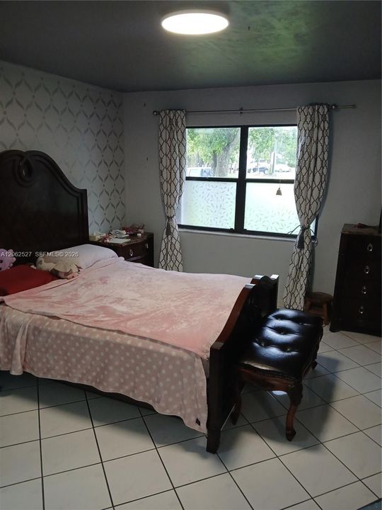 En Renta: $2,400 (2 camas, 2 baños, 1000 Pies cuadrados)