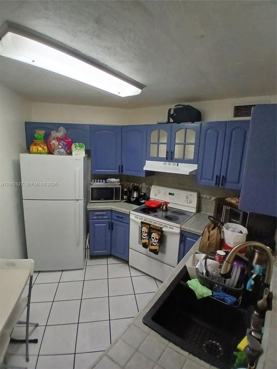 En Renta: $2,400 (2 camas, 2 baños, 1000 Pies cuadrados)
