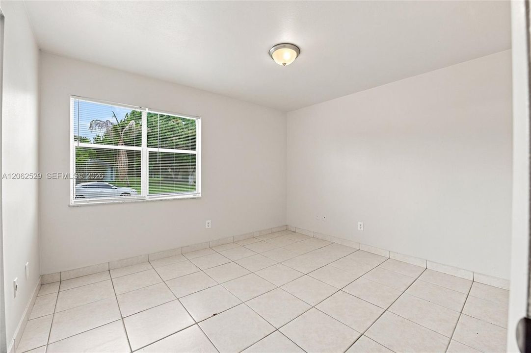 For Sale: $299,900 (3 beds, 2 baths, 1176 Square Feet)