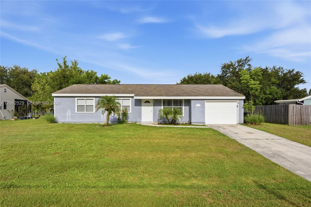 For Sale: $299,900 (3 beds, 2 baths, 1176 Square Feet)