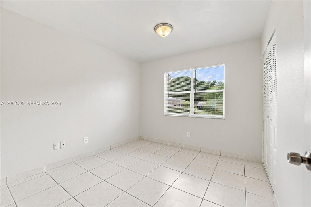 For Sale: $299,900 (3 beds, 2 baths, 1176 Square Feet)