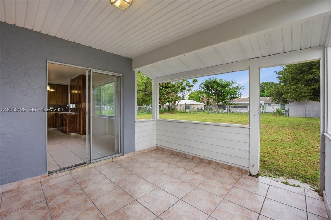 For Sale: $299,900 (3 beds, 2 baths, 1176 Square Feet)