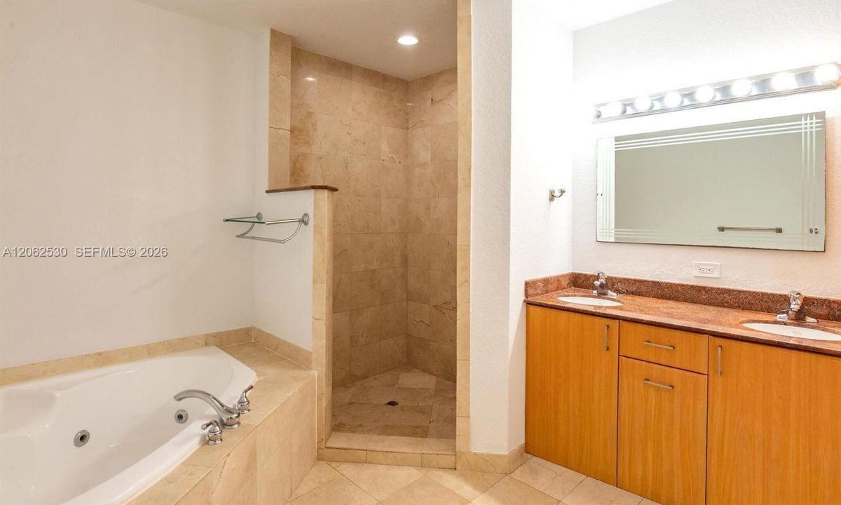 В аренду: $2,200 (2 спален, 2 ванн, 1344 Квадратных фут)