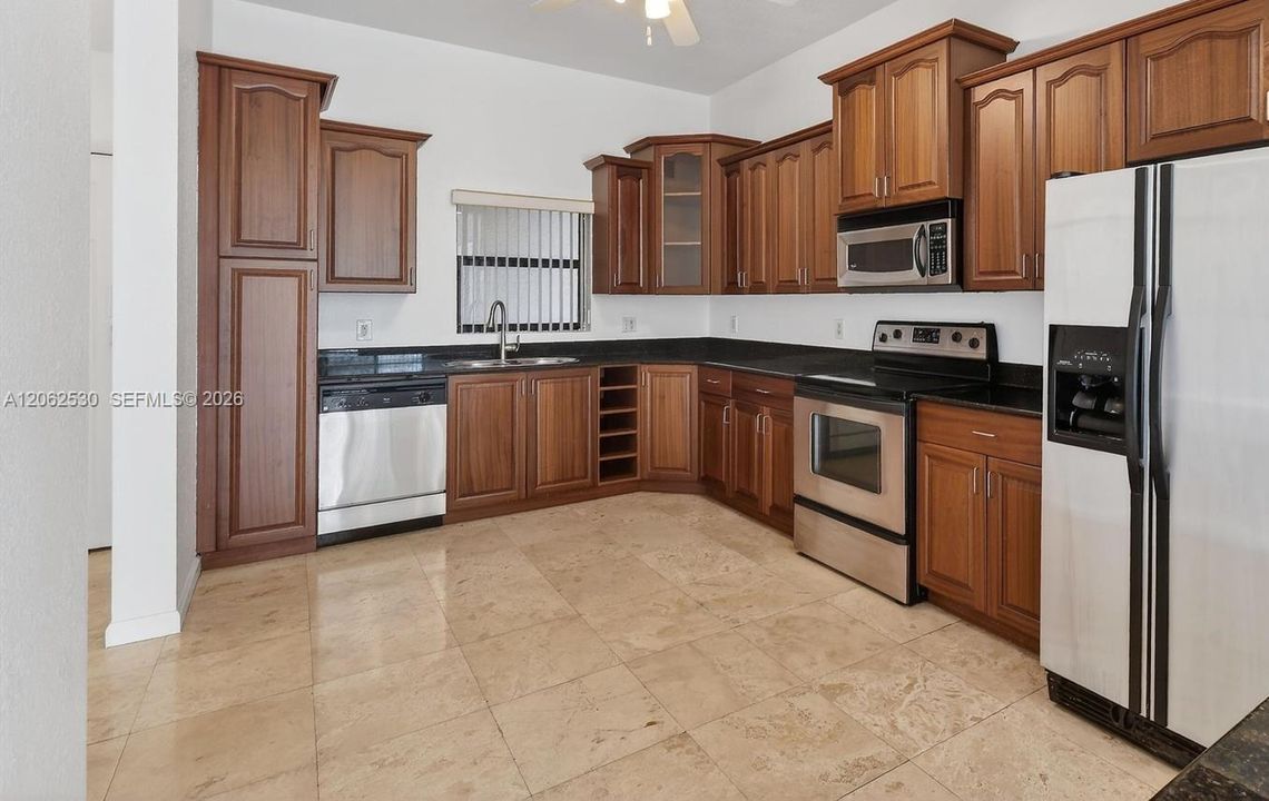 В аренду: $2,200 (2 спален, 2 ванн, 1344 Квадратных фут)