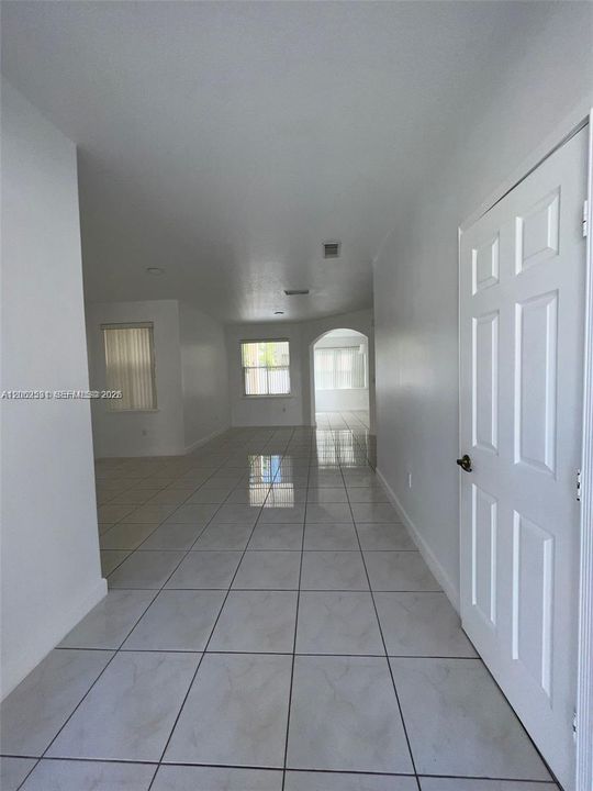 En Renta: $3,795 (3 camas, 2 baños, 1671 Pies cuadrados)
