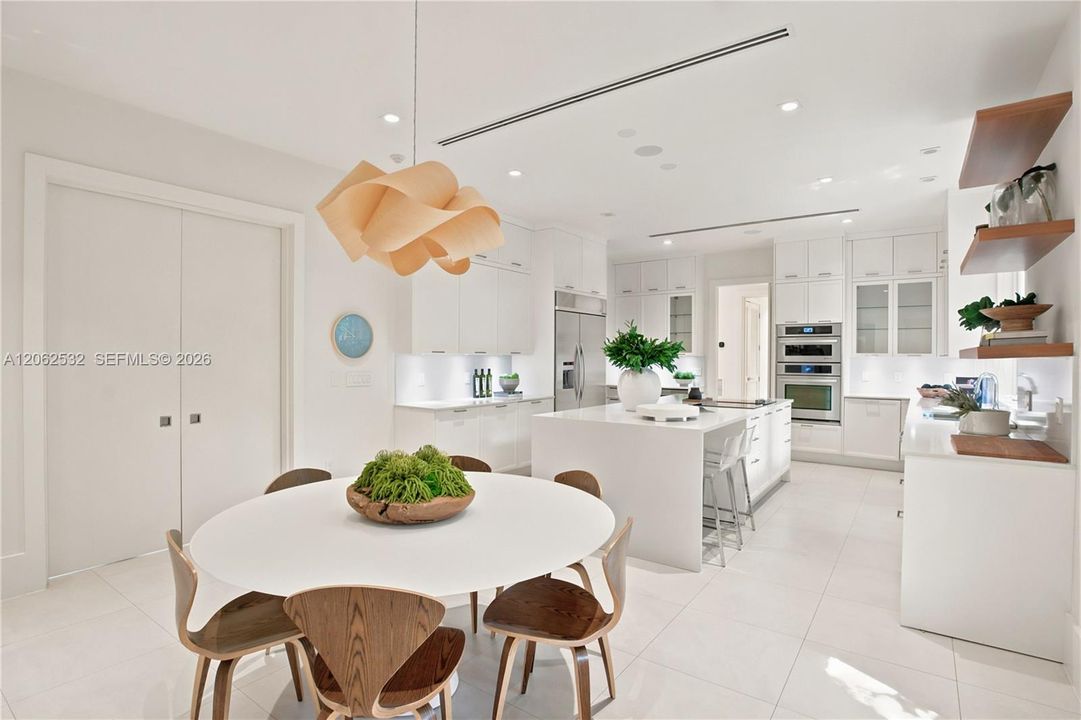 For Sale: $9,950,000 (6 beds, 6 baths, 5674 Square Feet)
