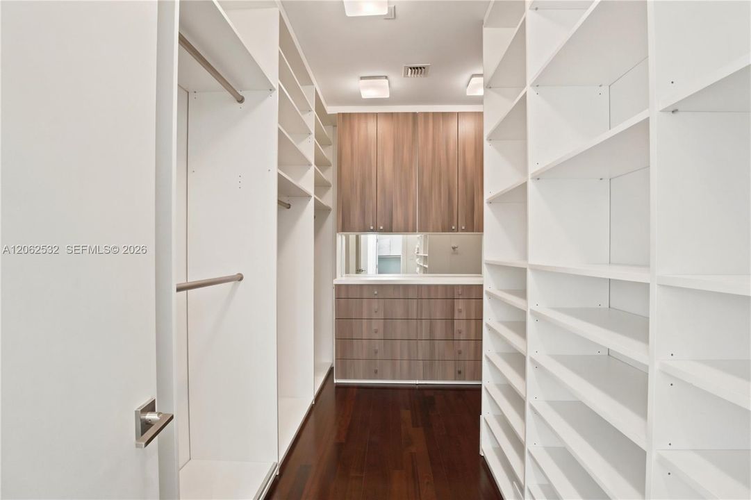For Sale: $9,950,000 (6 beds, 6 baths, 5674 Square Feet)