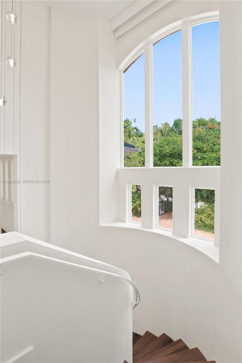 For Sale: $9,950,000 (6 beds, 6 baths, 5674 Square Feet)