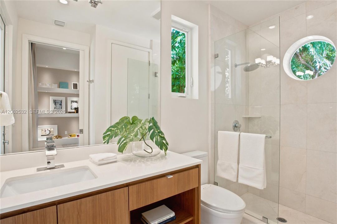 For Sale: $9,950,000 (6 beds, 6 baths, 5674 Square Feet)