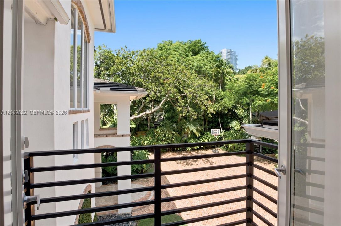 For Sale: $9,950,000 (6 beds, 6 baths, 5674 Square Feet)