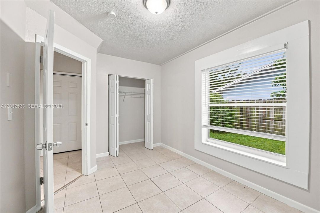 En Venta: $319,900 (3 camas, 2 baños, 1564 Pies cuadrados)