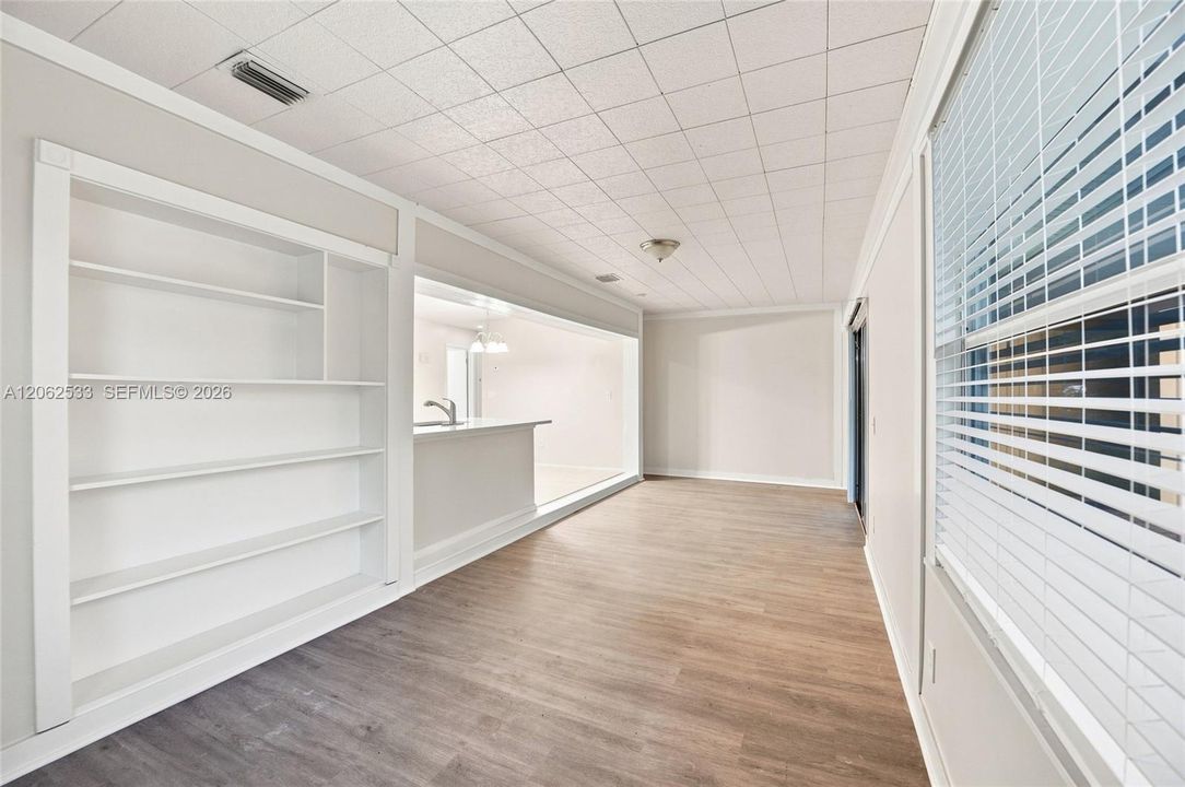 En Venta: $319,900 (3 camas, 2 baños, 1564 Pies cuadrados)