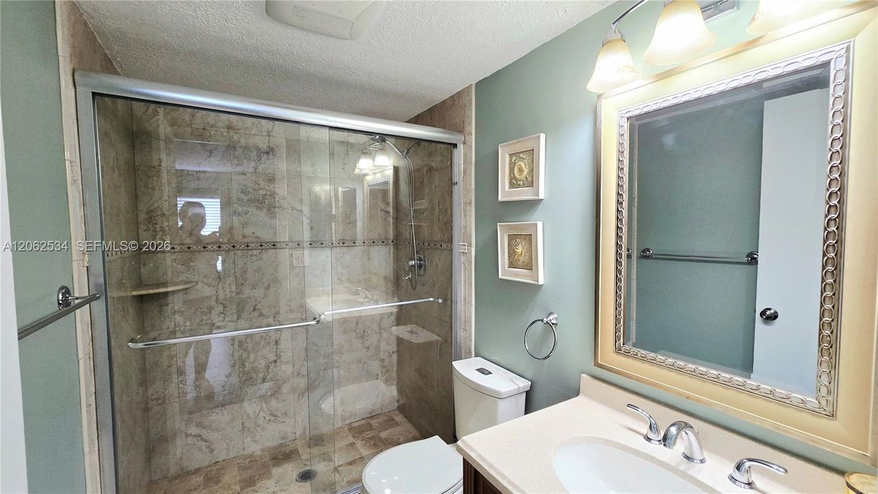 В аренду: $1,995 (2 спален, 2 ванн, 1005 Квадратных фут)