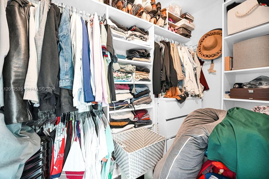 В аренду: $4,000 (3 спален, 2 ванн, 1600 Квадратных фут)