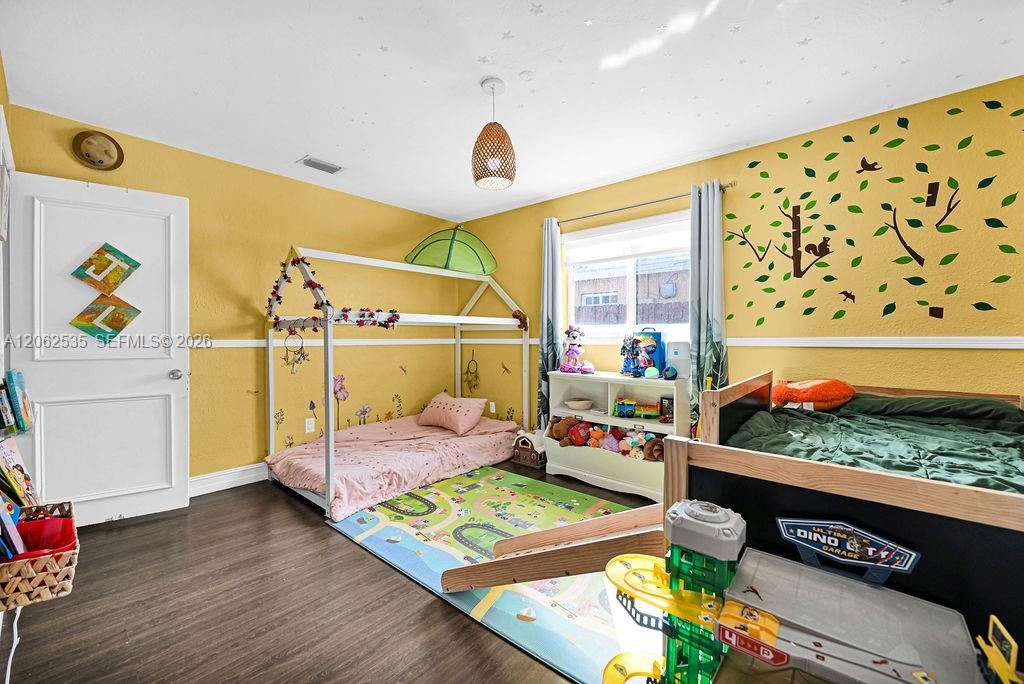 В аренду: $4,000 (3 спален, 2 ванн, 1600 Квадратных фут)