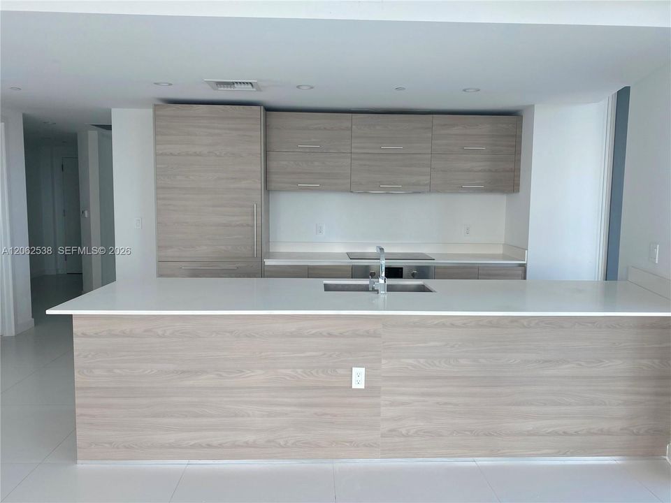 В аренду: $6,500 (3 спален, 2 ванн, 1281 Квадратных фут)