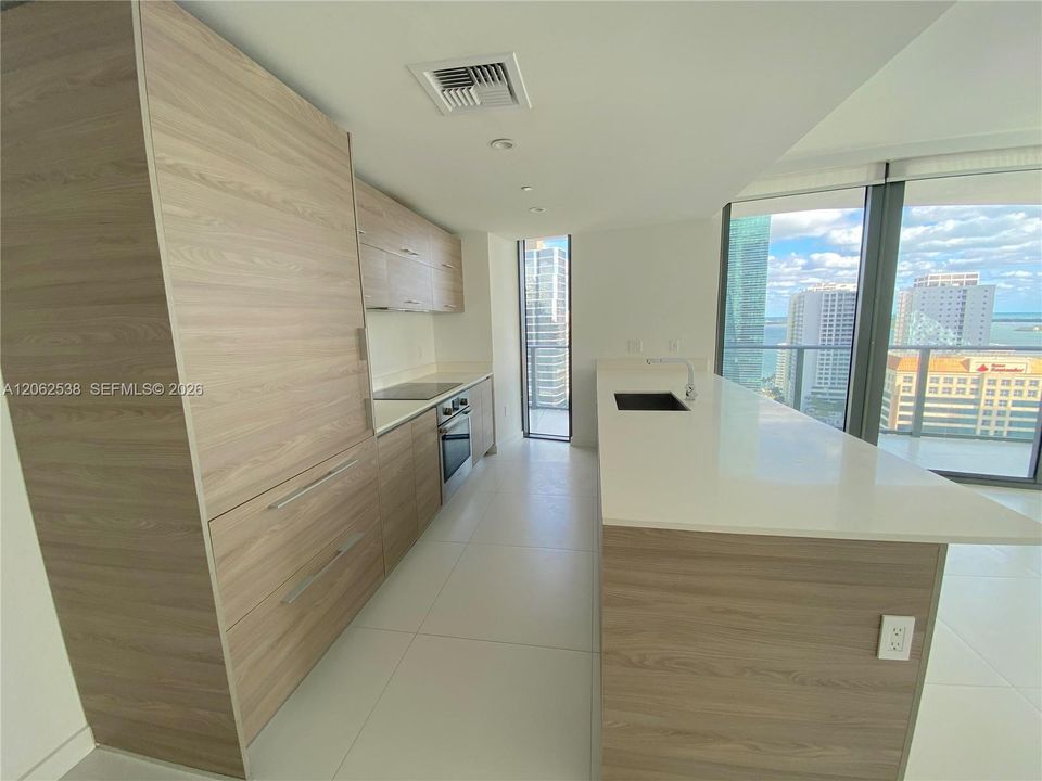 В аренду: $6,500 (3 спален, 2 ванн, 1281 Квадратных фут)