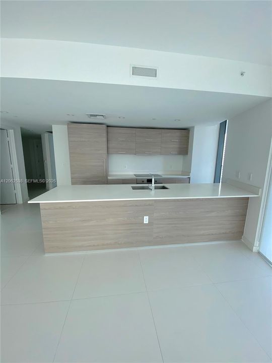 В аренду: $6,500 (3 спален, 2 ванн, 1281 Квадратных фут)