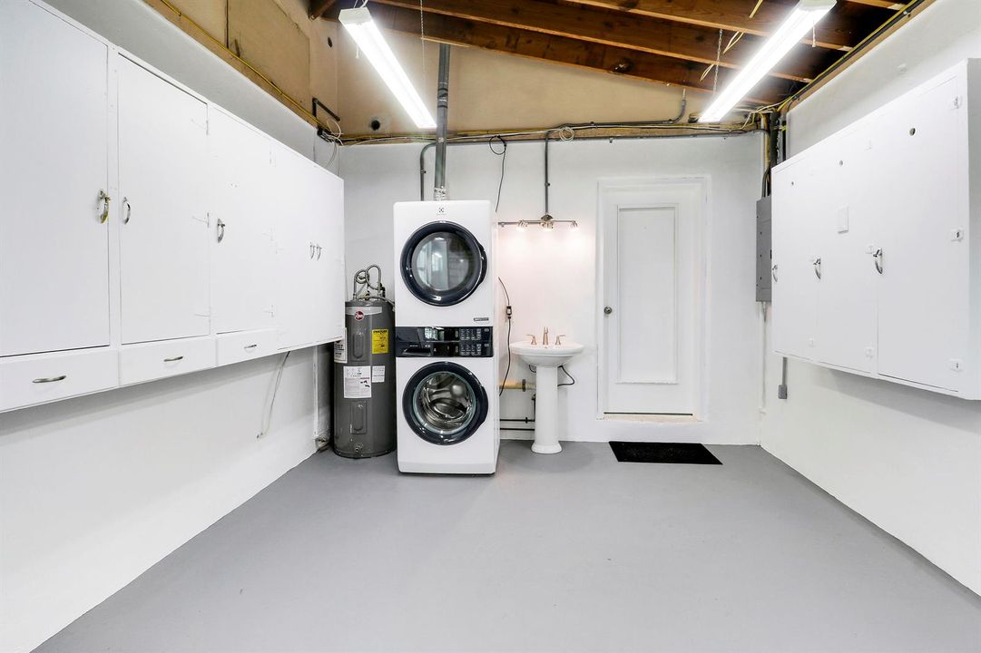 A/C Garage
