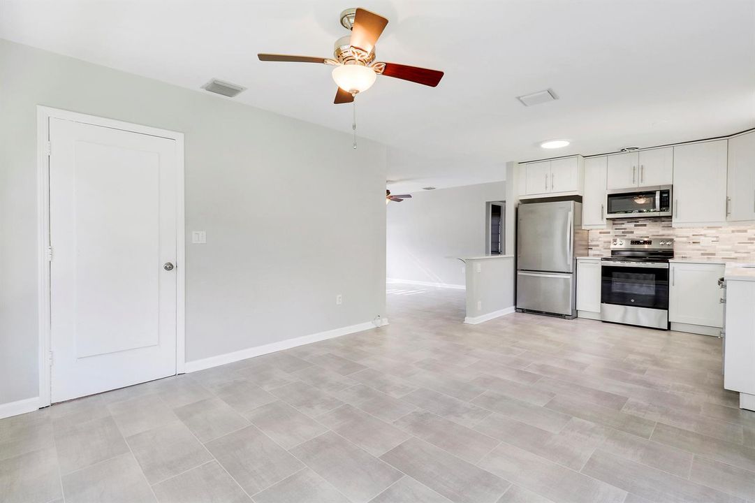 Kitchen & Dining