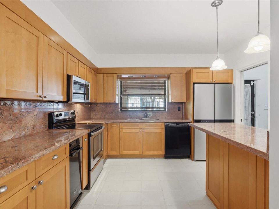 En Venta: $625,000 (2 camas, 2 baños, 1780 Pies cuadrados)