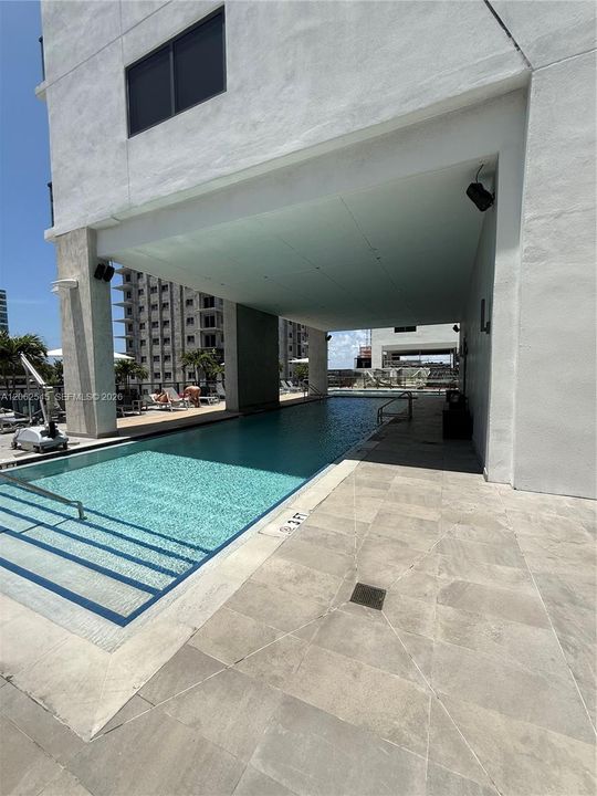 For Sale: $475,000 (0 beds, 1 baths, 418 Square Feet)
