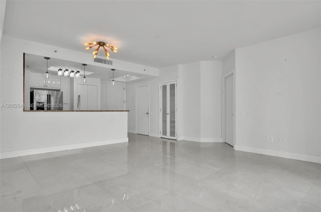 В аренду: $4,250 (1 спален, 1 ванн, 907 Квадратных фут)