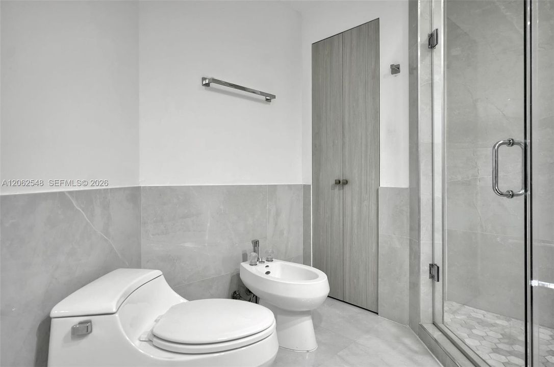В аренду: $4,250 (1 спален, 1 ванн, 907 Квадратных фут)