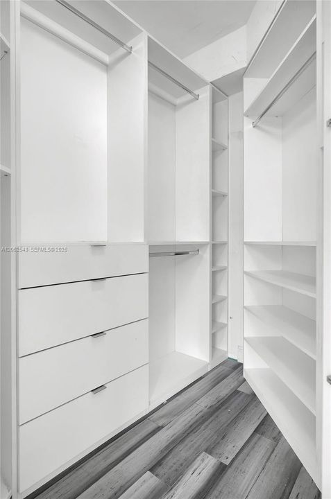 В аренду: $4,250 (1 спален, 1 ванн, 907 Квадратных фут)