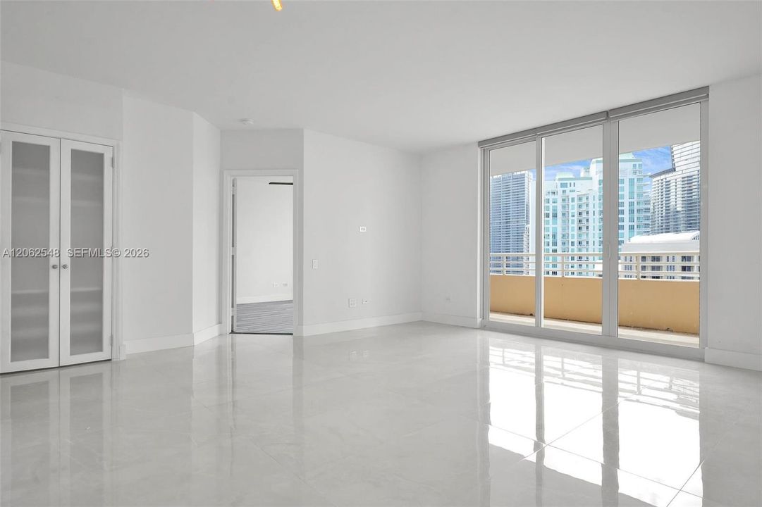 В аренду: $4,250 (1 спален, 1 ванн, 907 Квадратных фут)
