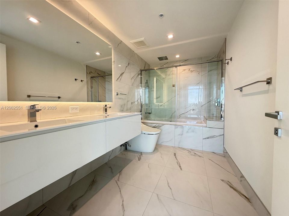 В аренду: $4,450 (1 спален, 1 ванн, 950 Квадратных фут)