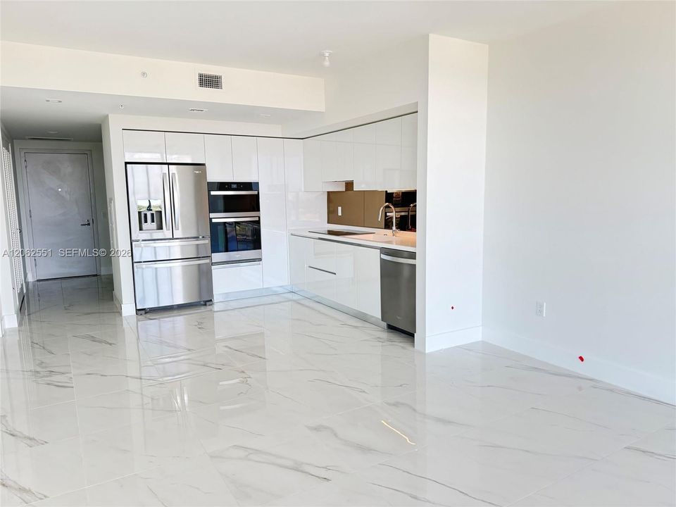 В аренду: $4,450 (1 спален, 1 ванн, 950 Квадратных фут)