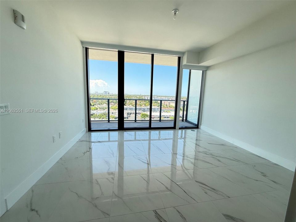 В аренду: $4,450 (1 спален, 1 ванн, 950 Квадратных фут)