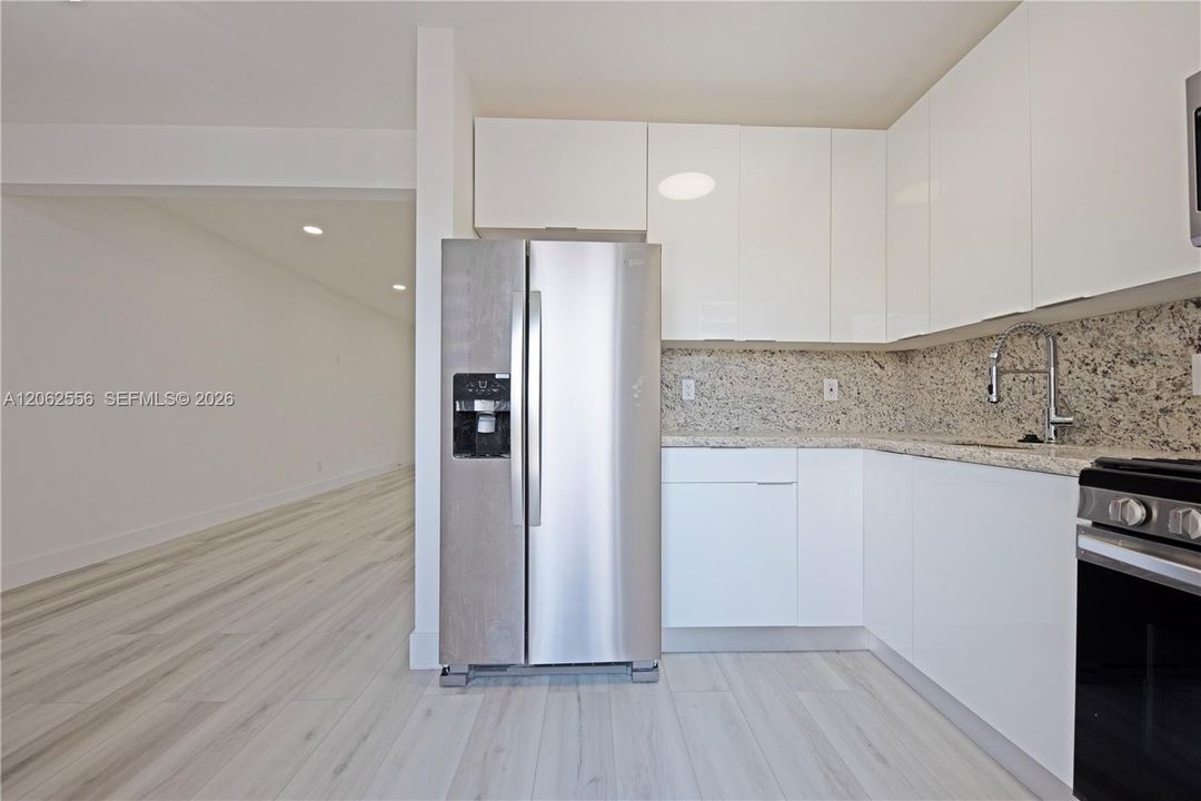 В аренду: $2,100 (1 спален, 1 ванн, 740 Квадратных фут)