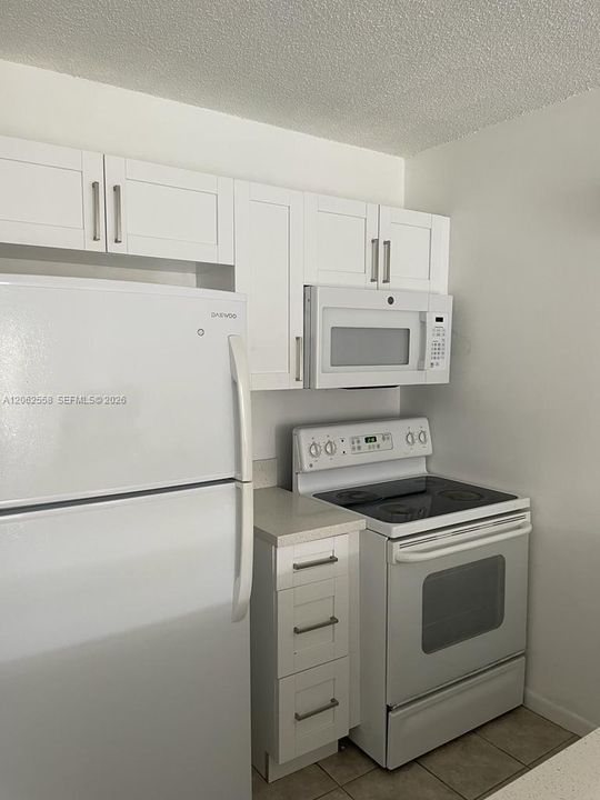 На продажу: $199,000 (1 спален, 1 ванн, 619 Квадратных фут)