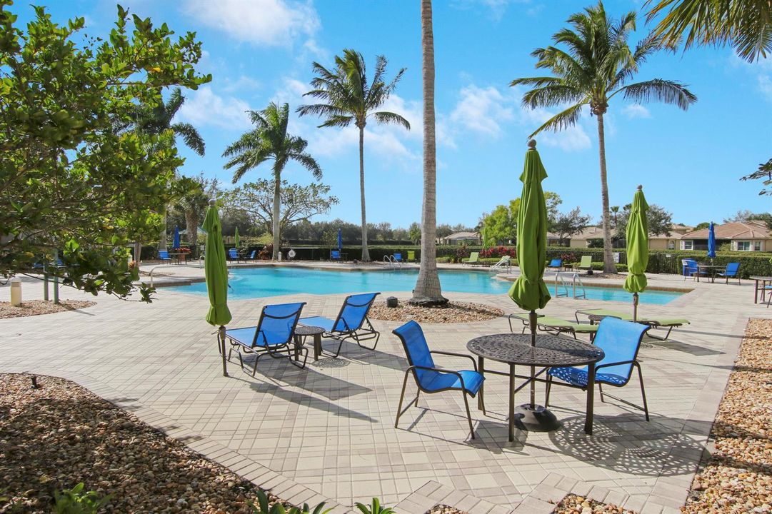 Island Club Pool II
