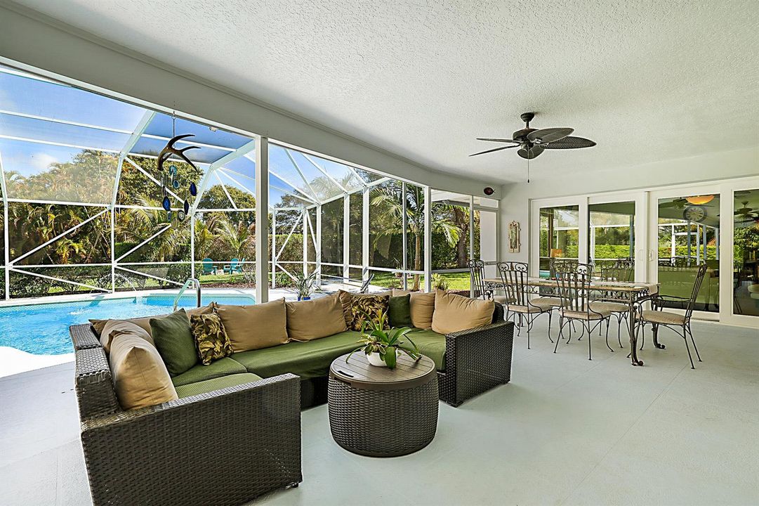 Covered patio Living Room