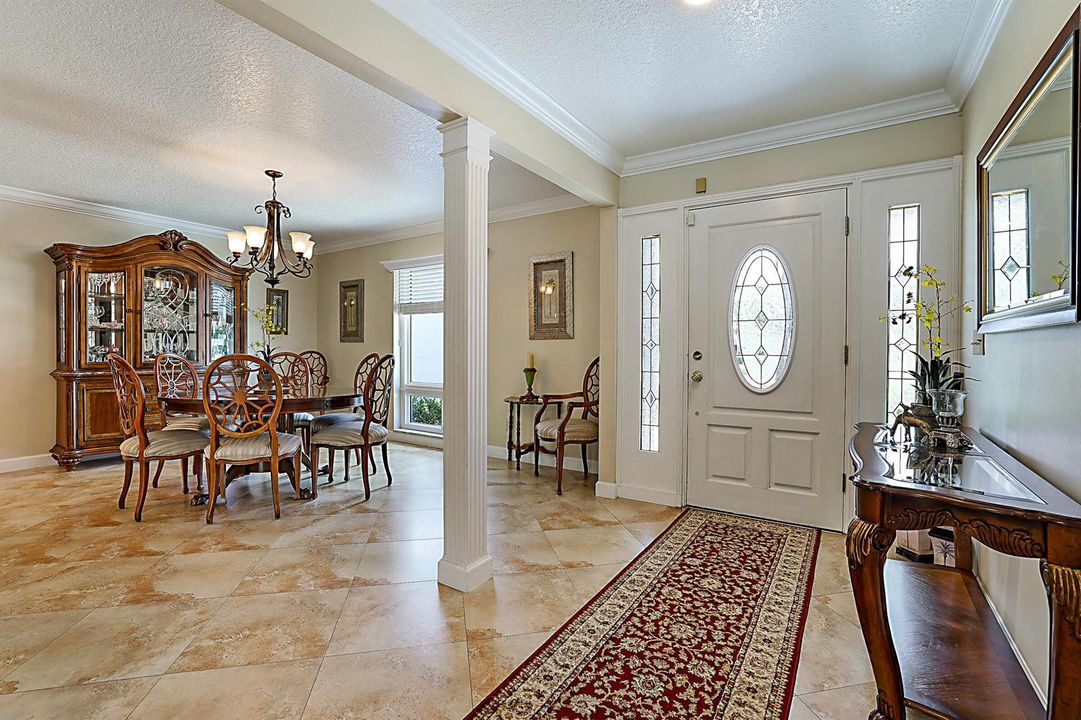 Foyer & Dining