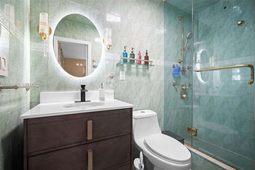 На продажу: $819,900 (3 спален, 2 ванн, 1689 Квадратных фут)