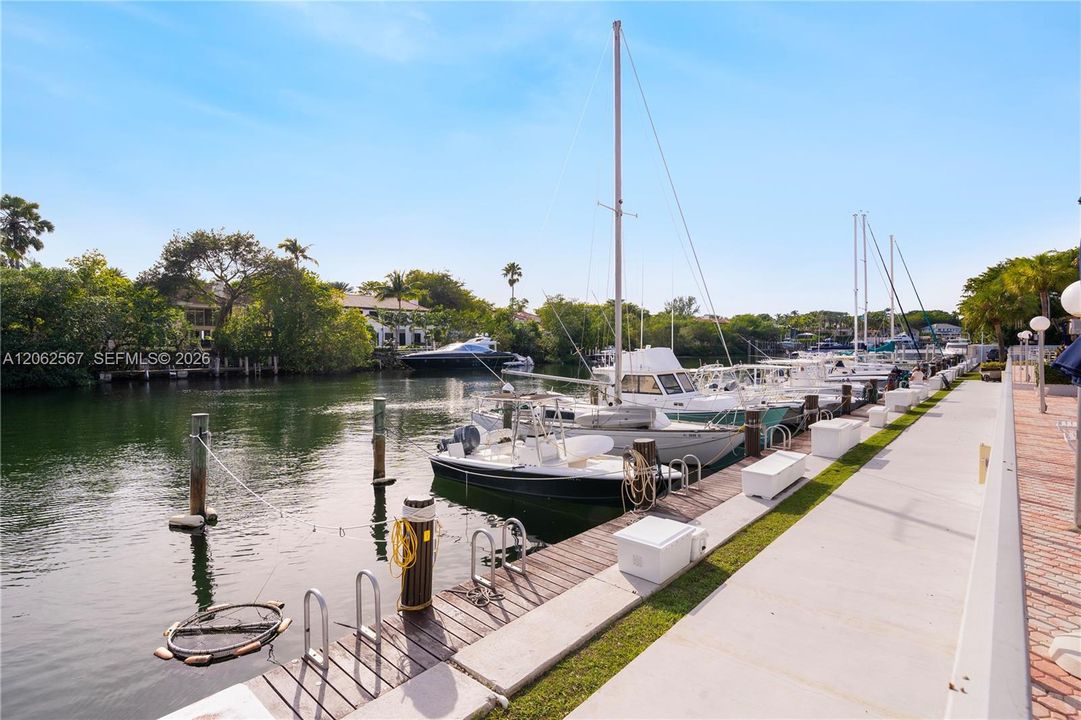 For Sale: $529,000 (2 beds, 2 baths, 1150 Square Feet)