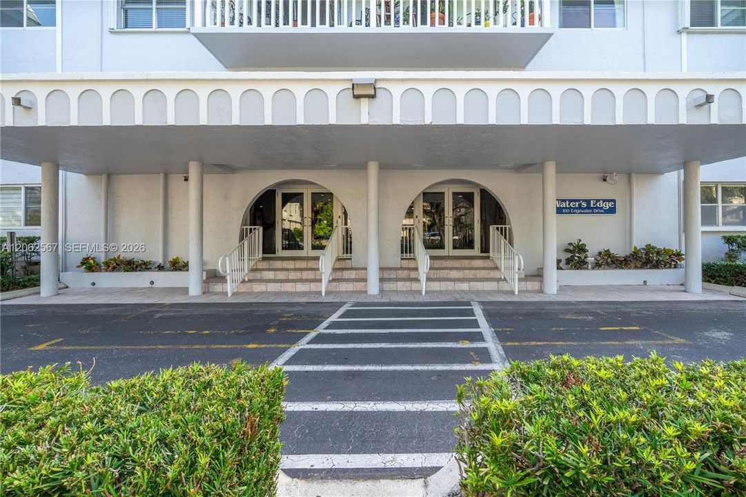 For Sale: $529,000 (2 beds, 2 baths, 1150 Square Feet)