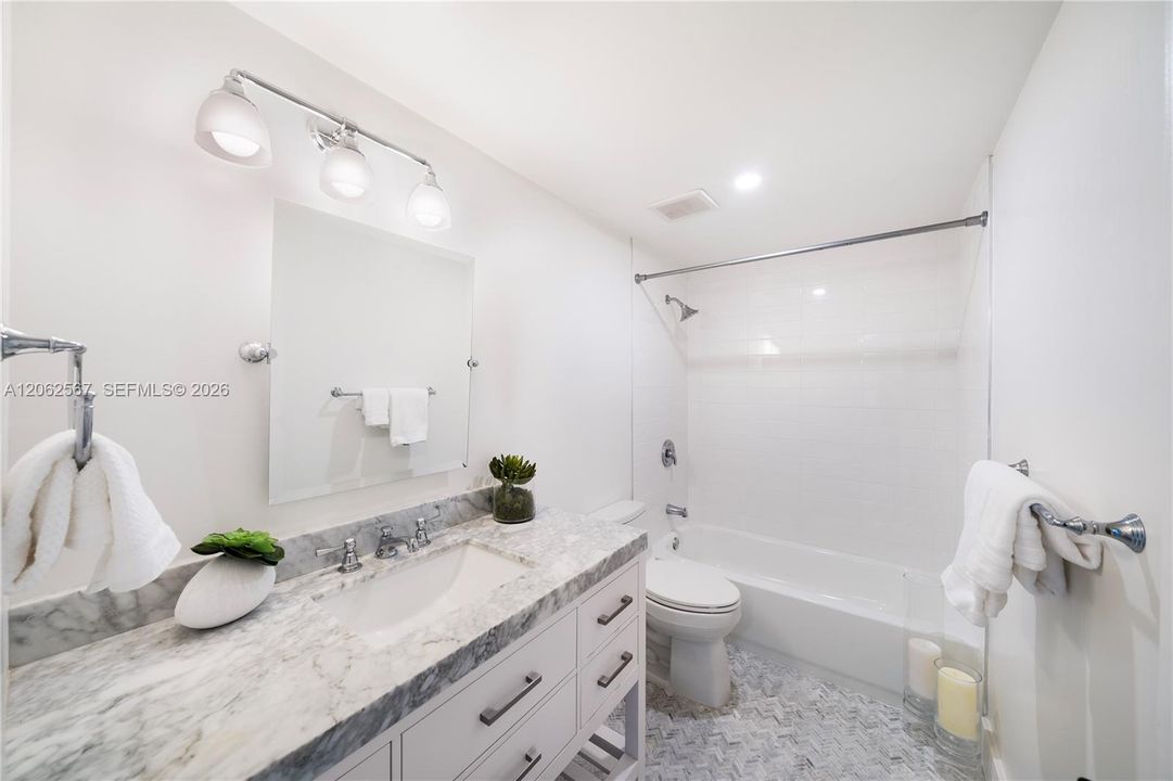 For Sale: $529,000 (2 beds, 2 baths, 1150 Square Feet)