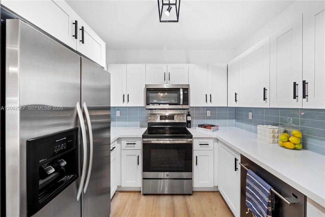 For Sale: $529,000 (2 beds, 2 baths, 1150 Square Feet)